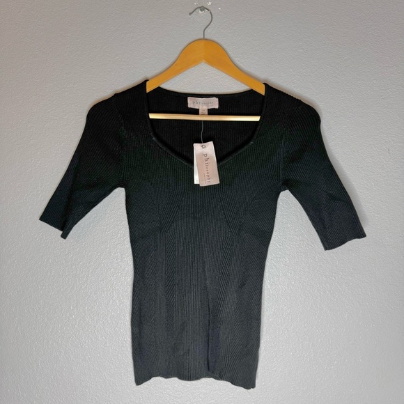 New Philosophy Small Black
Top - Picture 2 of 9